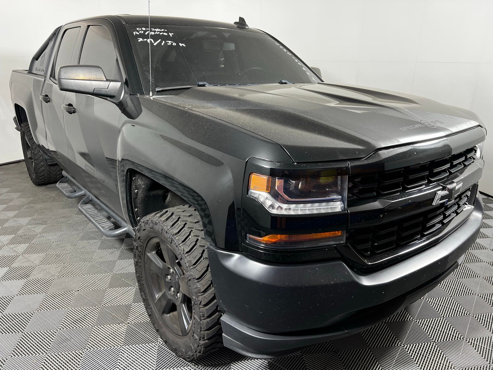 Thumbnail: 2017 Chevrolet Silverado 1500 - 3