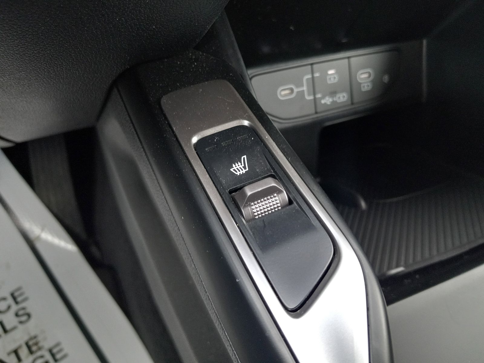 2025 Kia Sorento image 24