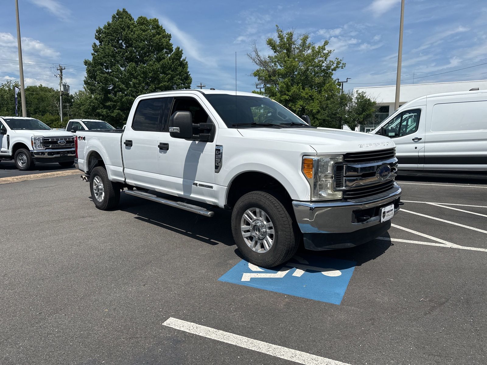 2017 Ford F-250 XLT 4x4 Crew Cab 6-3/4' Box's photo