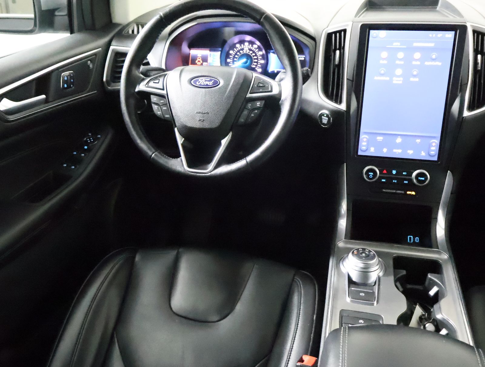 2022 Ford Edge Titanium photo