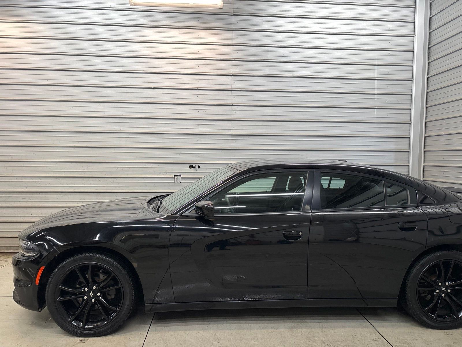 Photo 3 of 2018 Dodge Charger SXT
