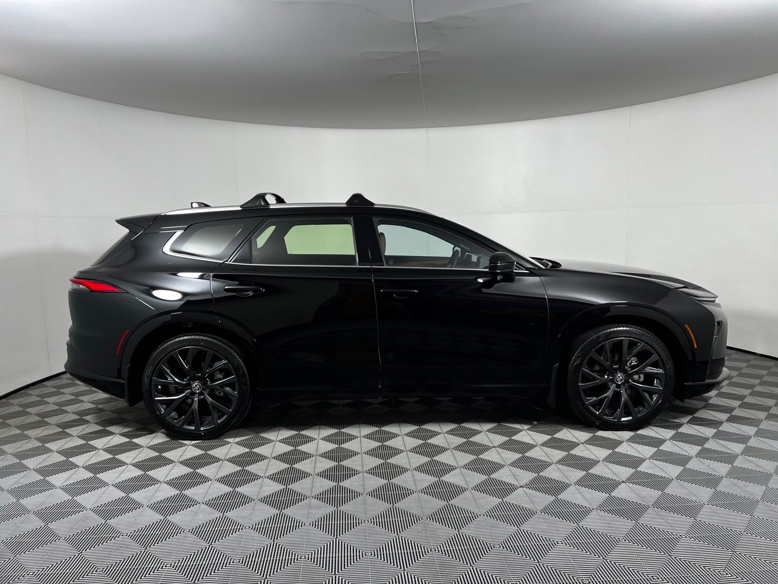 Thumbnail: 2026 Toyota Crown Signia - 4