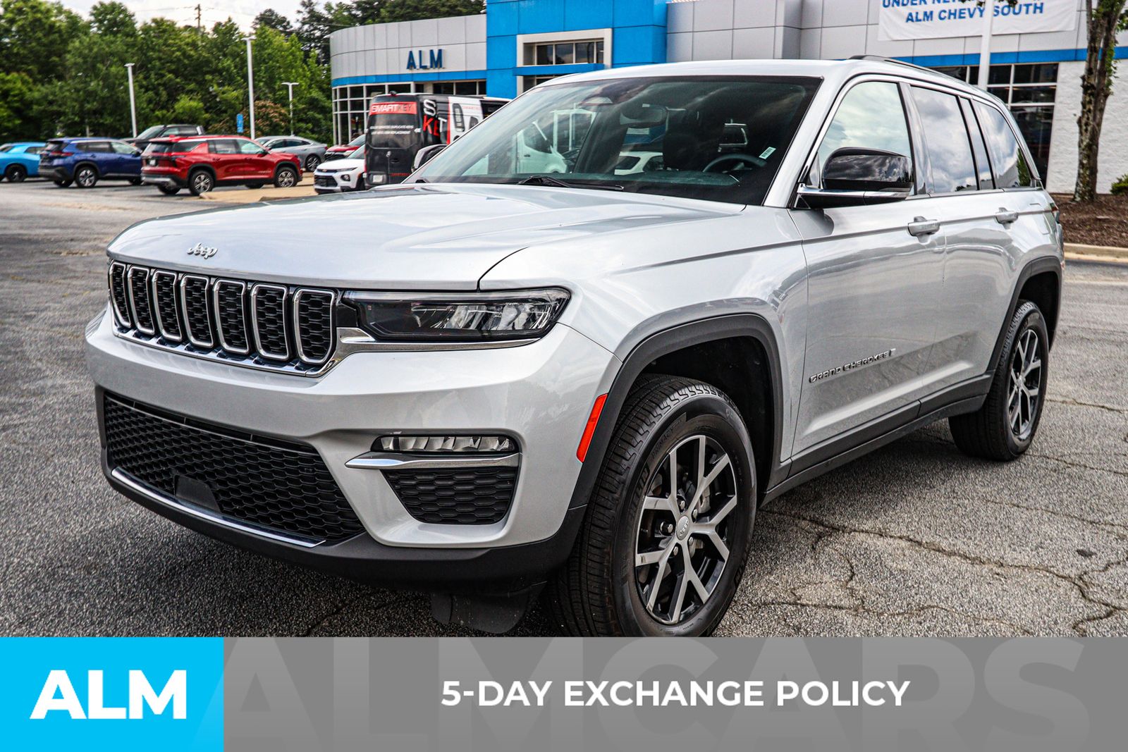 2024 Jeep Grand Cherokee Limited photo 2
