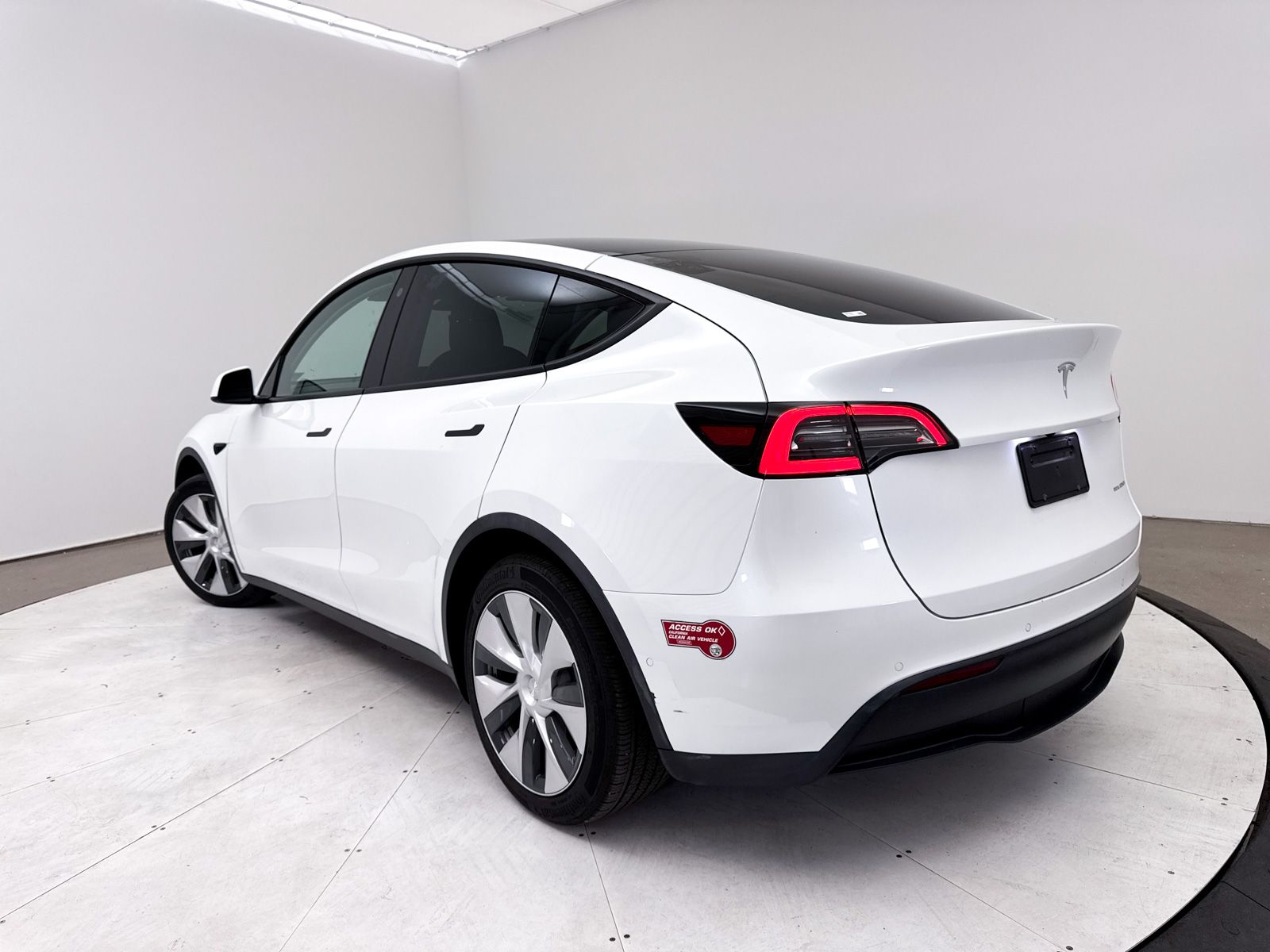 Used 2022 Tesla Model Y Long Range with VIN 7SAYGAEE5NF366377 for sale in Scottsdale, AZ