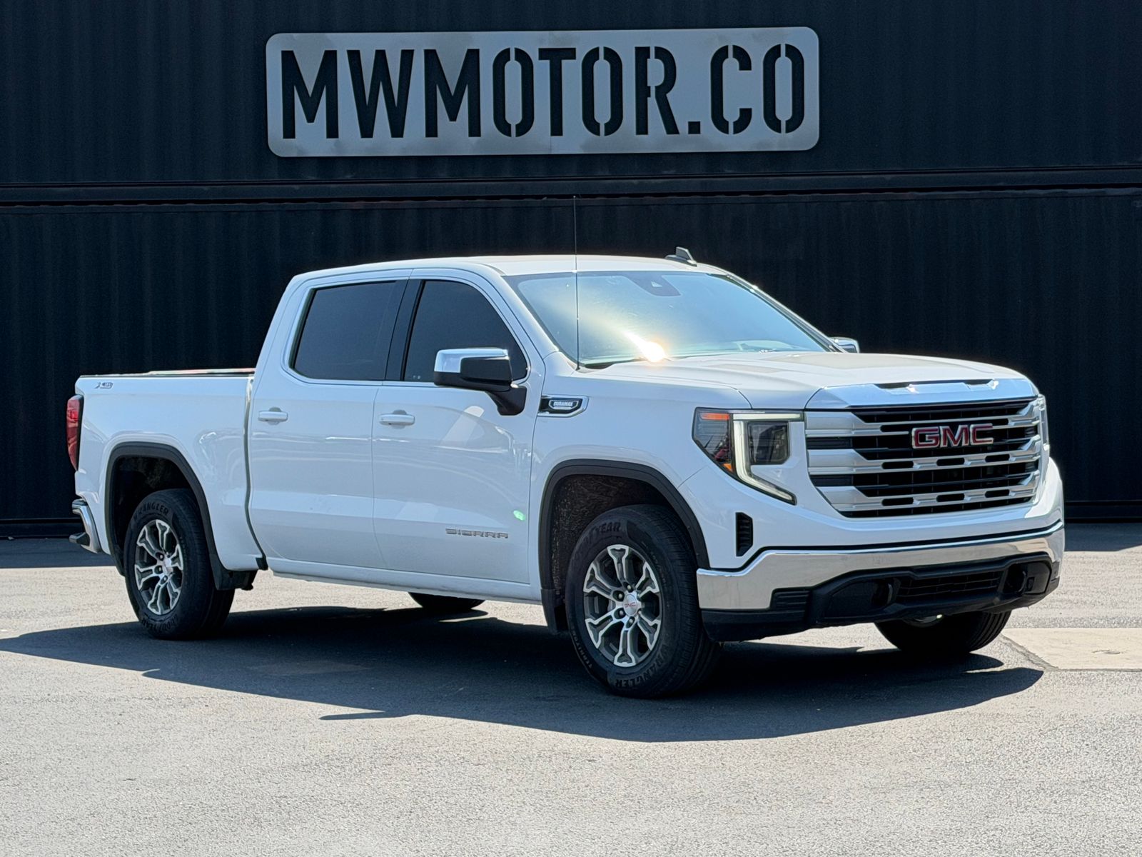 Summit White 2022 GMC Sierra 1500 Pickup Truck Four-Wheel Drive Automatic