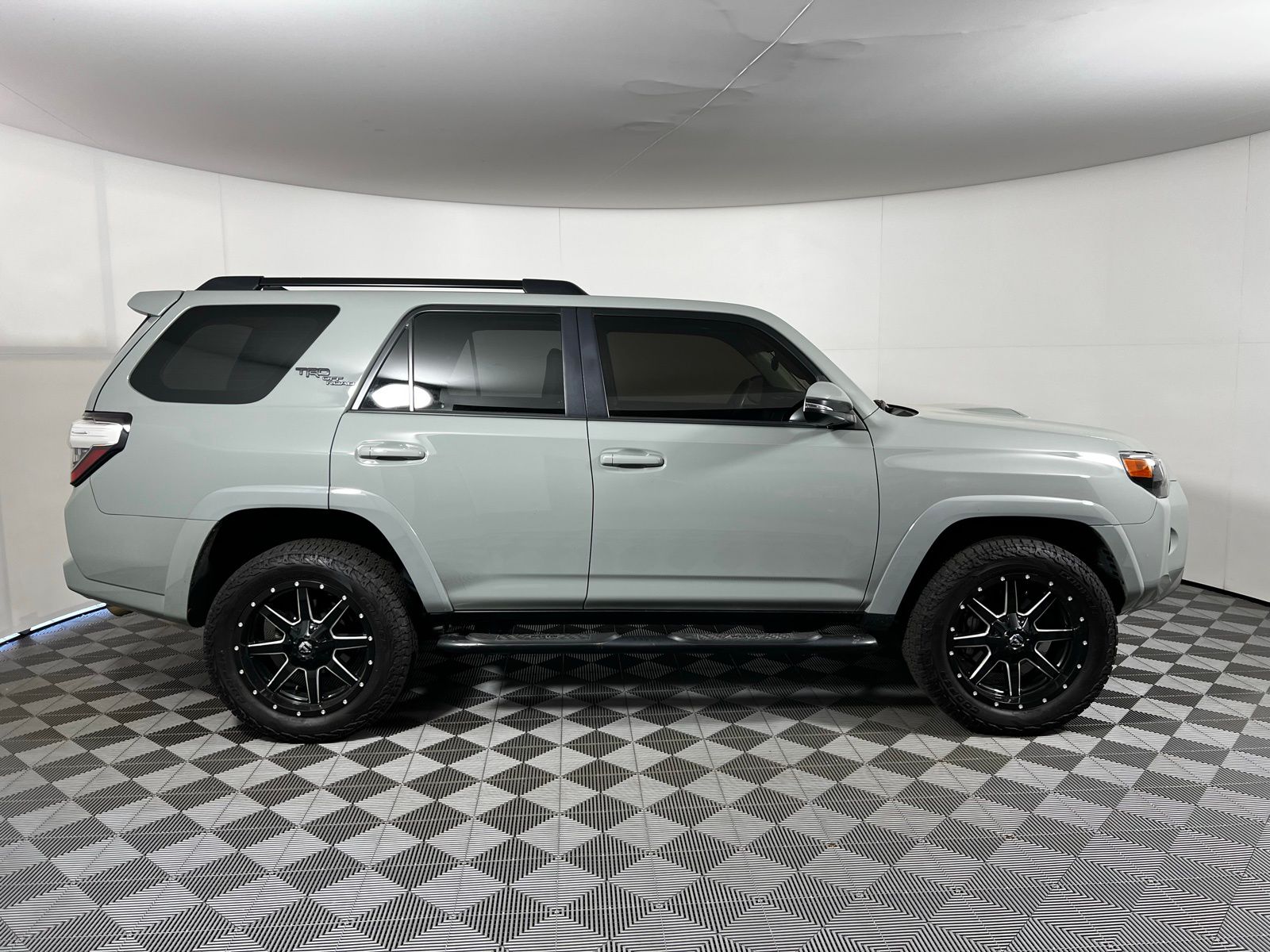 Thumbnail: 2023 Toyota 4Runner - 4