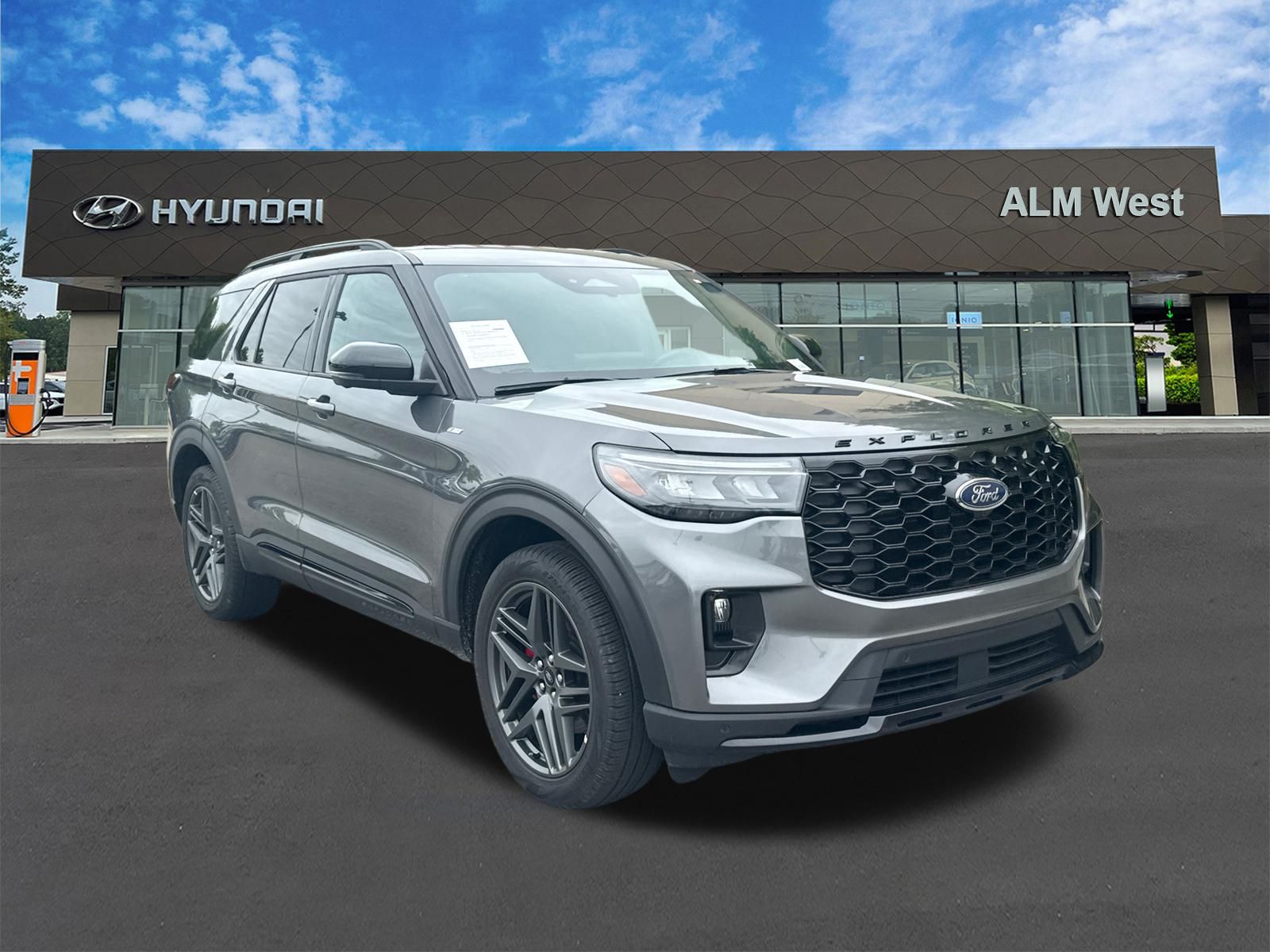 Used 2025 Gray Ford ST-Line image 3