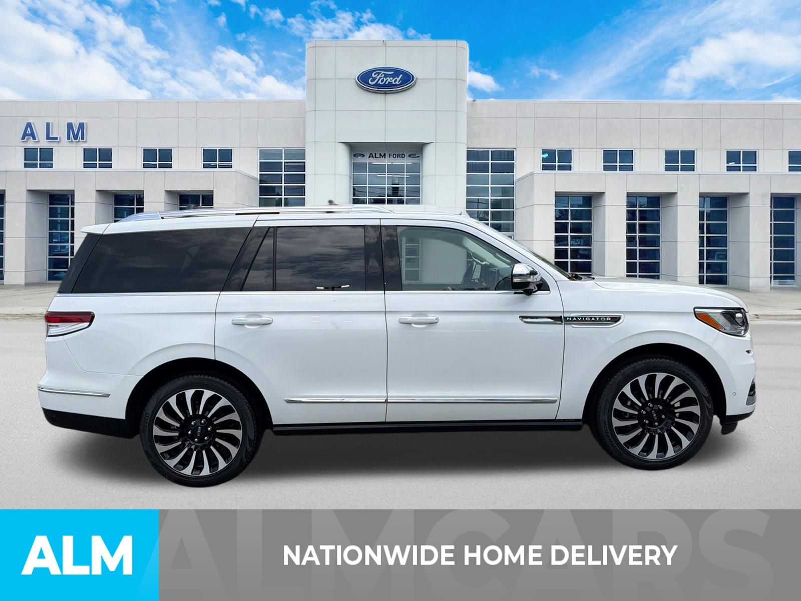 Used 2023 White Lincoln Black Label image 4