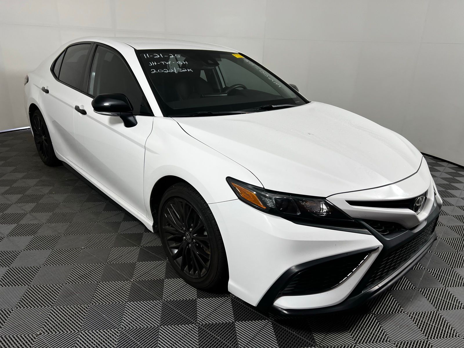 Thumbnail: 2022 Toyota Camry - 3