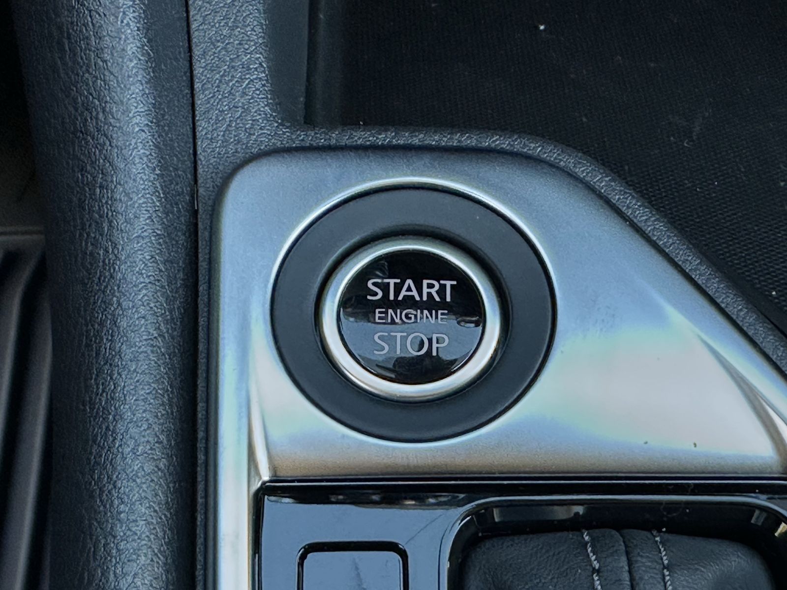 2025 Nissan Sentra SV photo 4