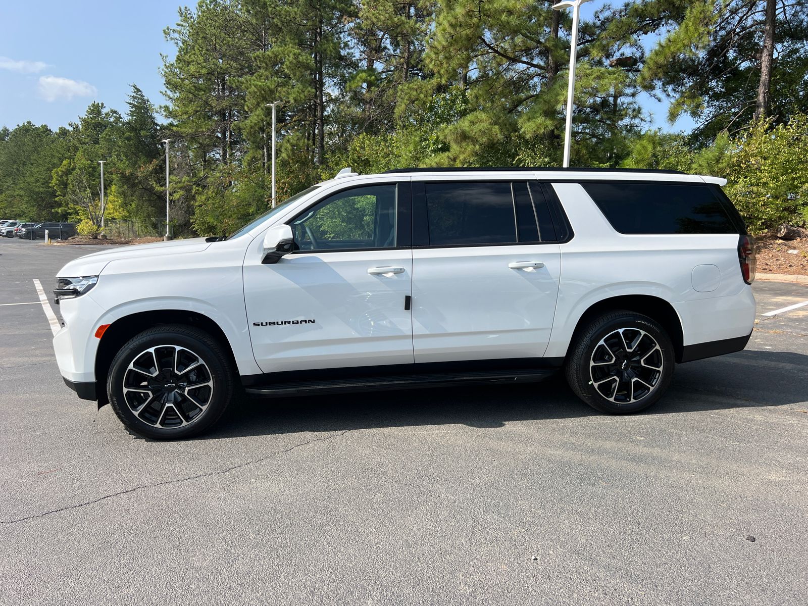 2024 Chevrolet Suburban RST 8