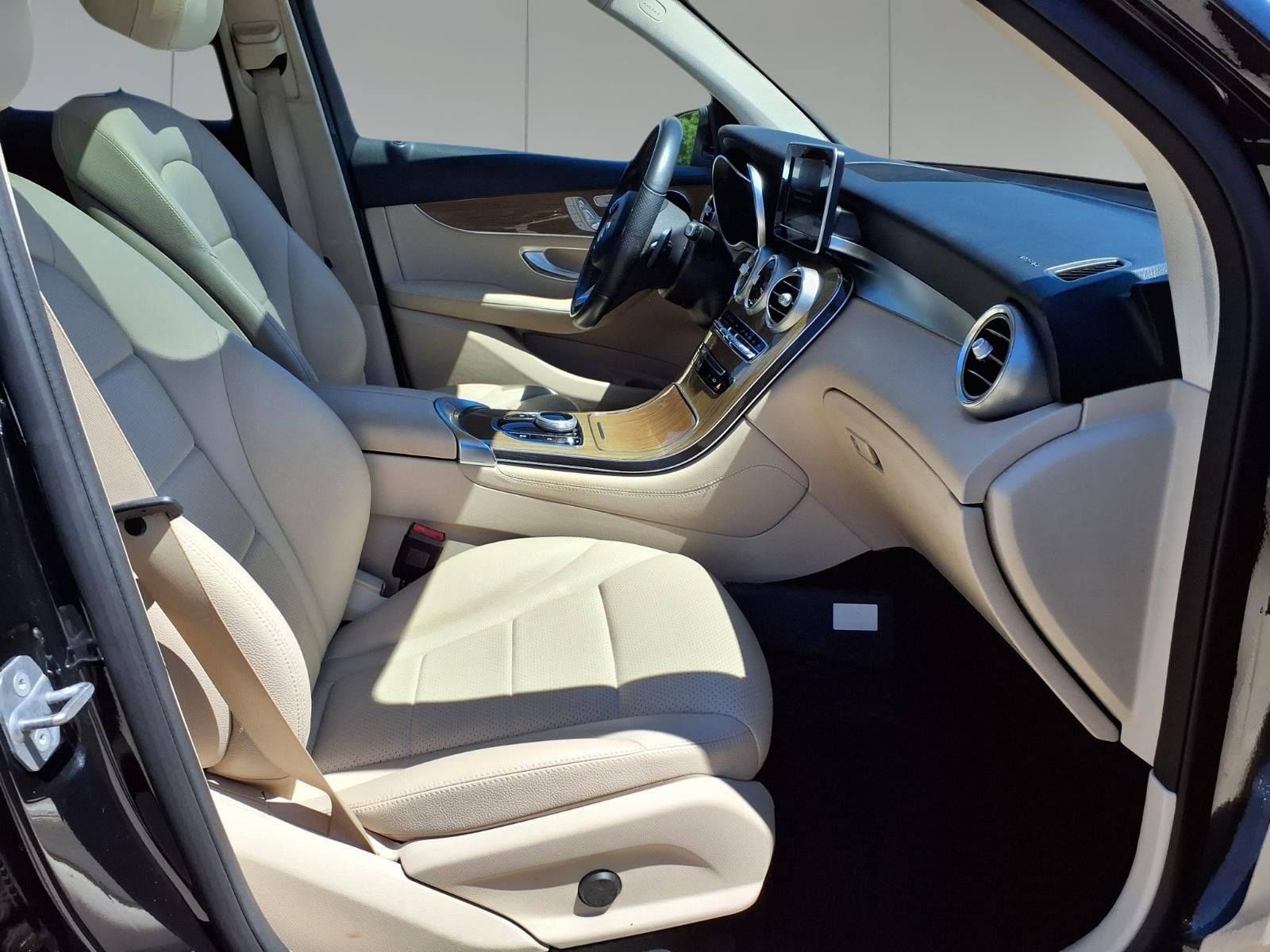 2019 Mercedes-Benz GLC GLC 300 Black at DeMontrond Ford