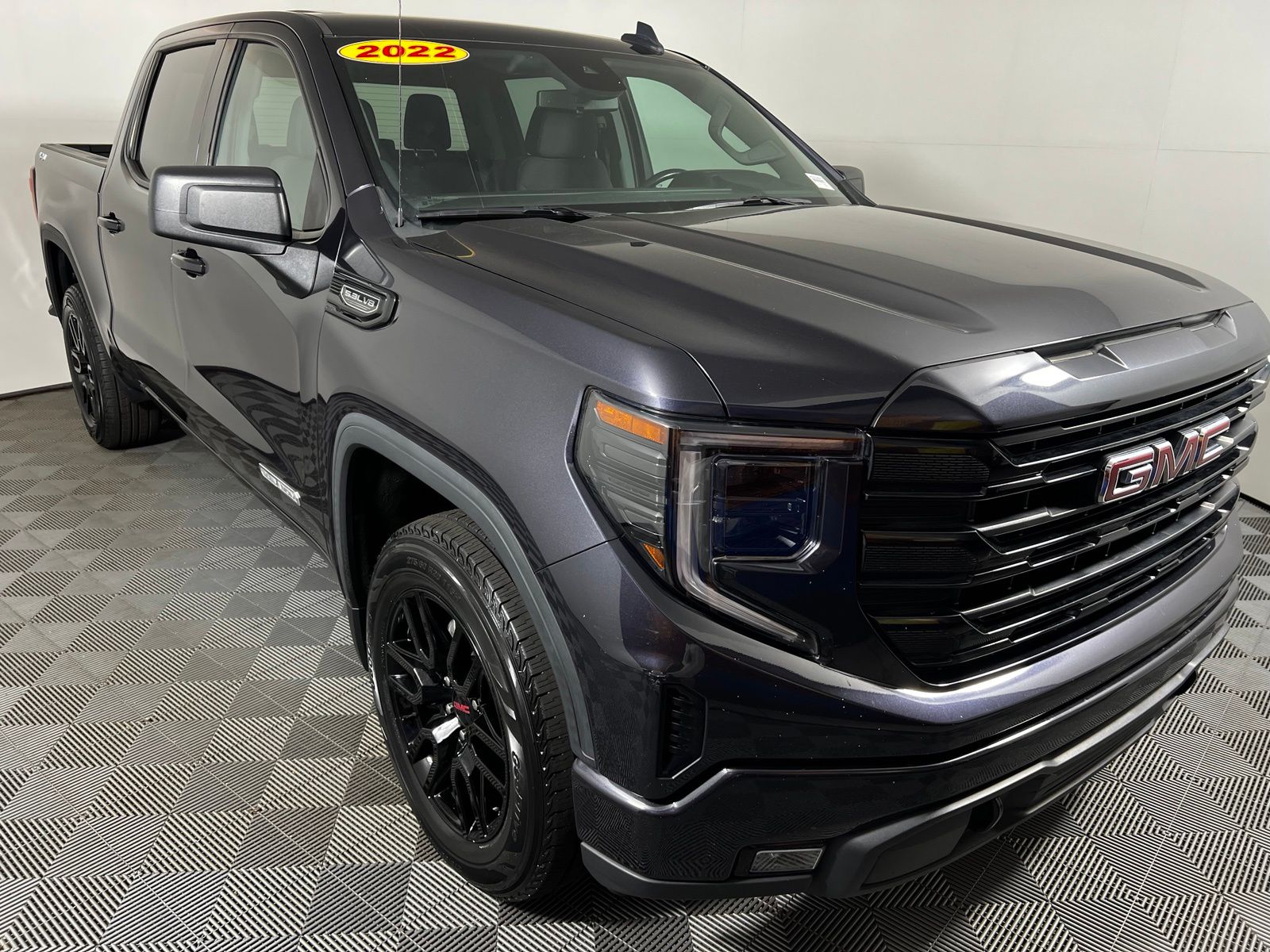 Thumbnail: 2022 GMC Sierra 1500 - 3