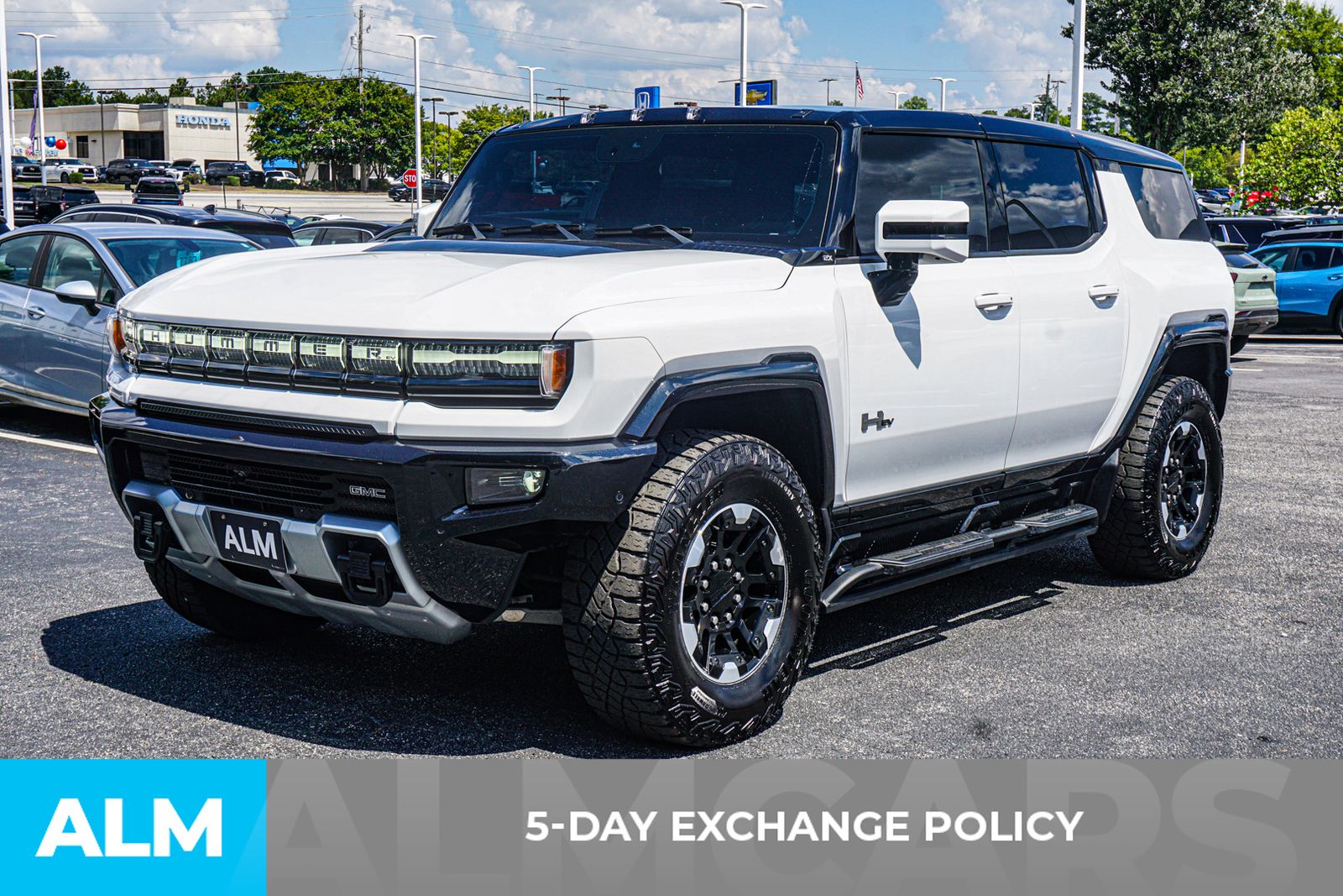 Used 2024 White GMC 2X image 4