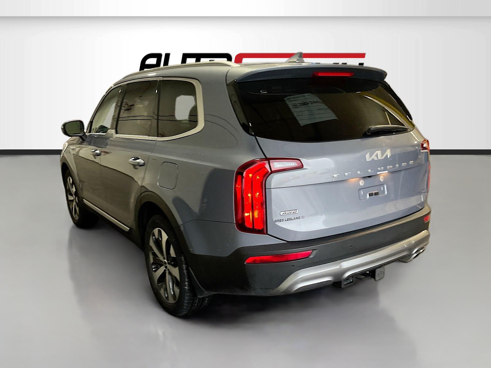 Used 2022 Silver Kia S image 5