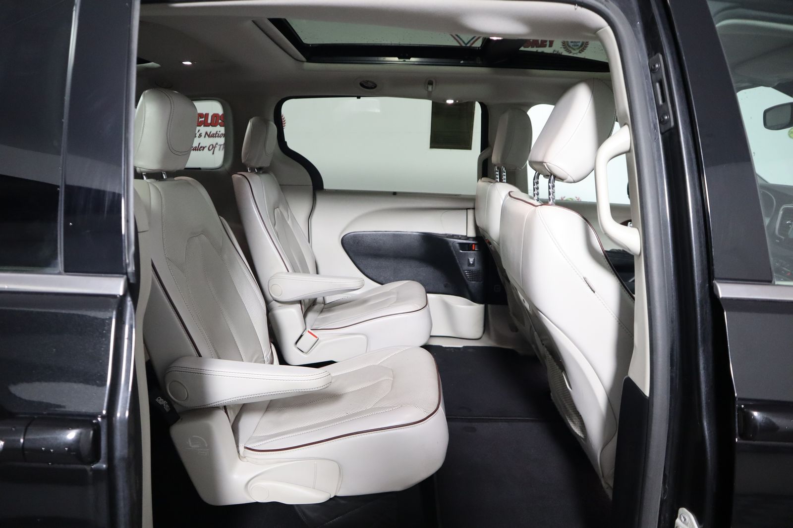2020 Chrysler Pacifica Limited photo