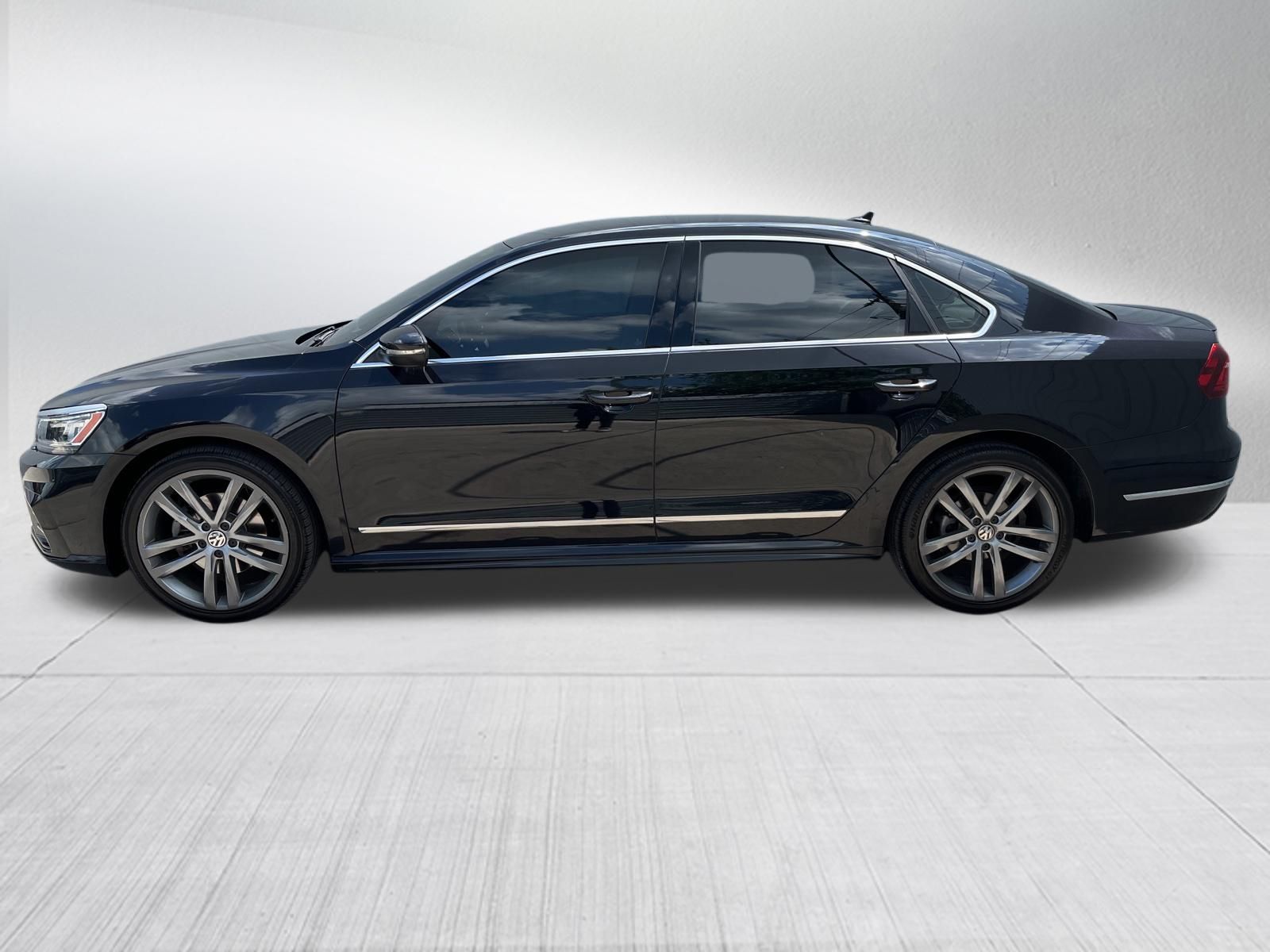 Used Car 2017 Volkswagen Passat  1.8t R-line For Sale Under $15,000 In Austin, Texas