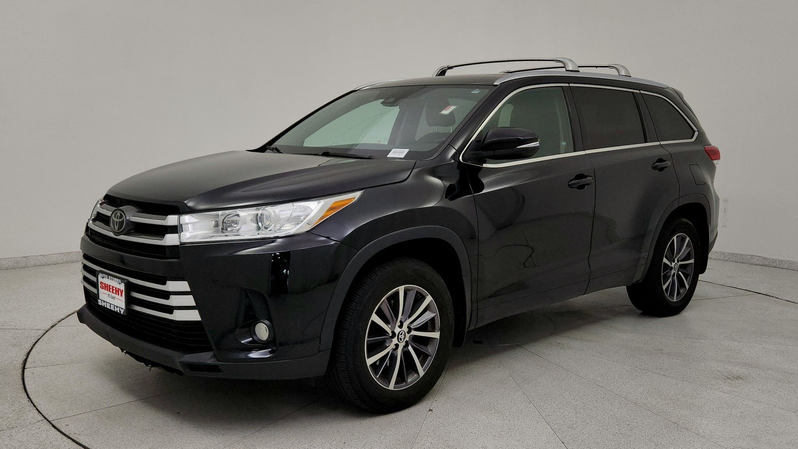 Midnight Black Metallic 2018 Toyota Highlander XLE AWD SUV / Crossover All-Wheel Drive 8-Speed Automatic