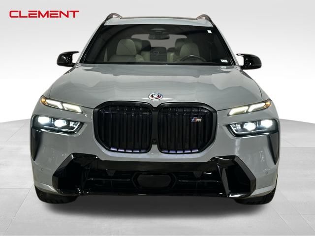 2023 BMW X7 M60i 2