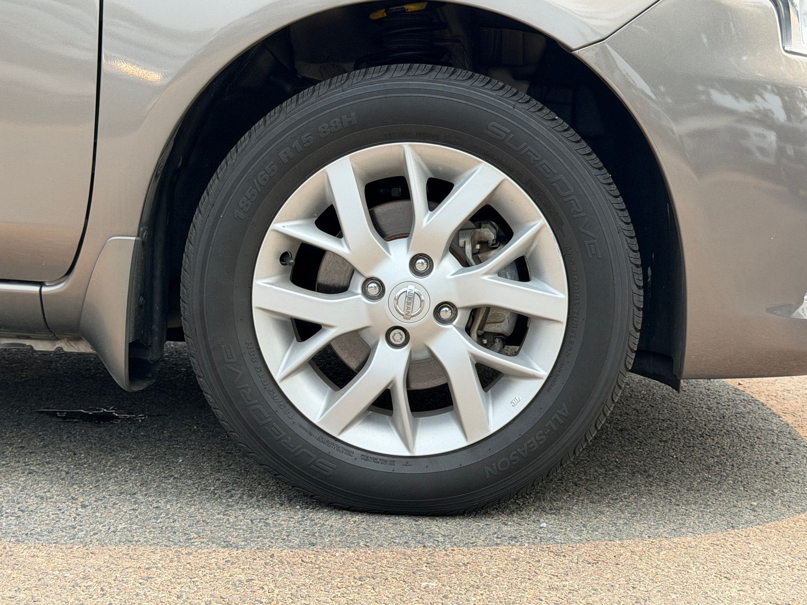 Used 2017 Khaki Nissan 1.6 SV image 25