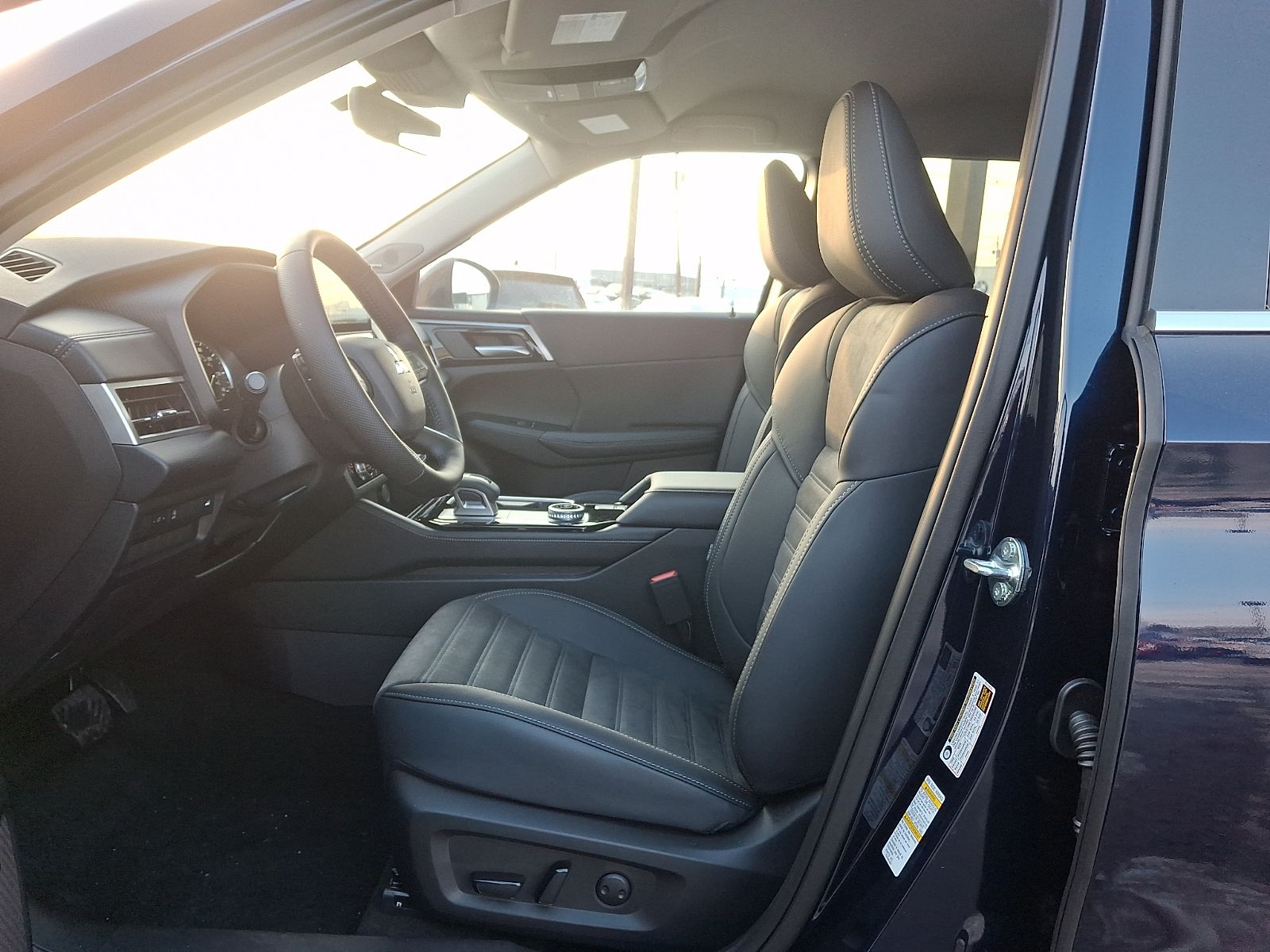 2026 Mitsubishi Outlander SE - Photo 12