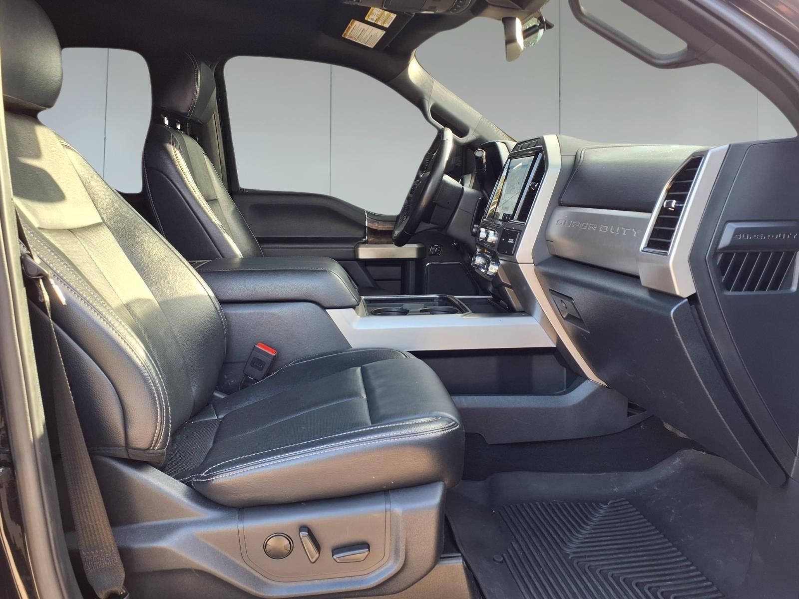 2022 Ford F-250SD Lariat Black at Autostrade