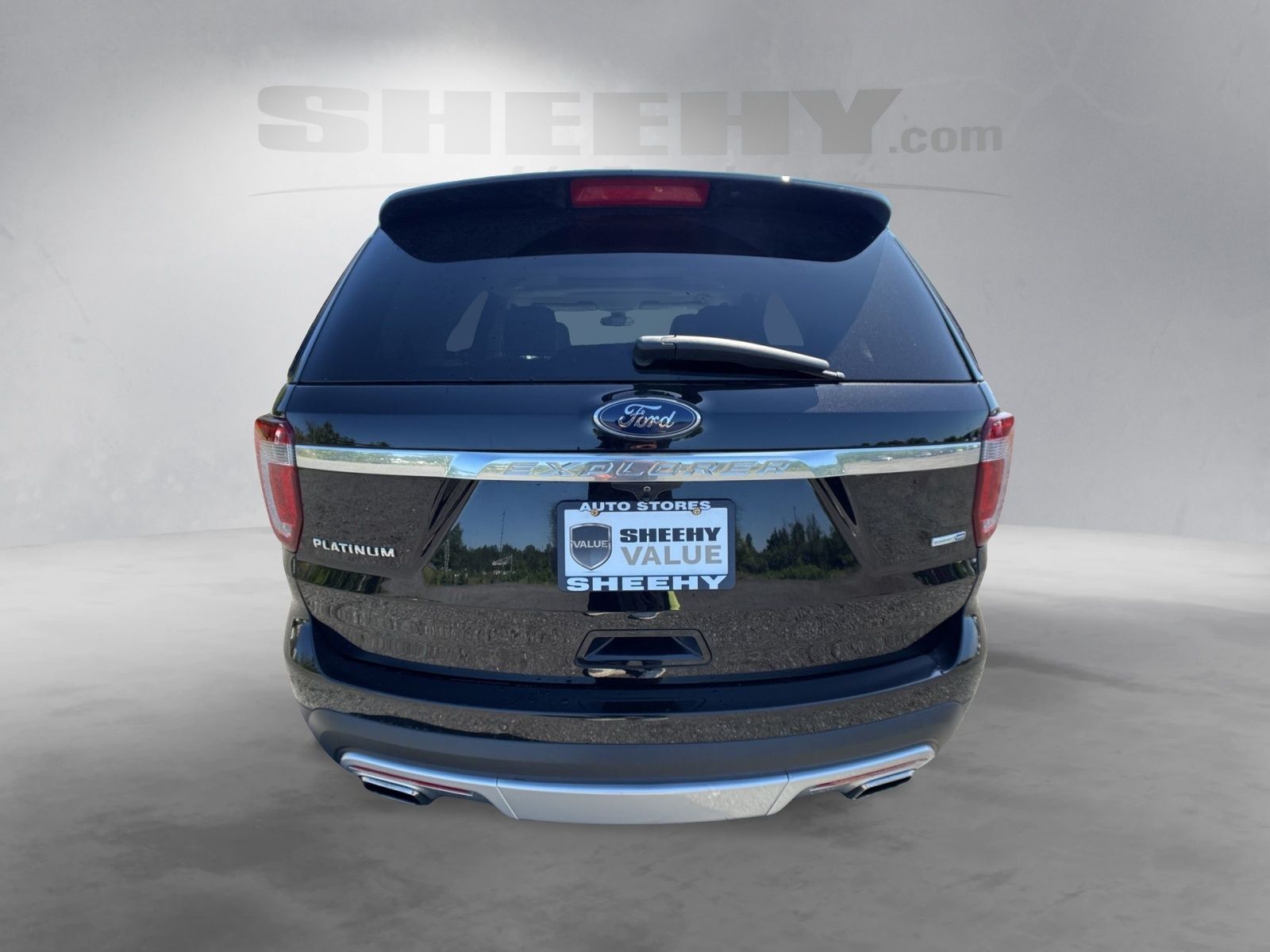 Used 2017 Shadow Black Ford Platinum image 13