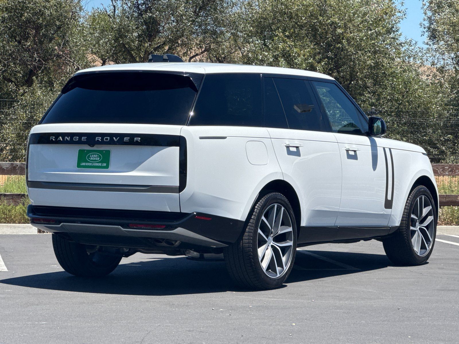2025 Land Rover Range Rover SE - Photo 6