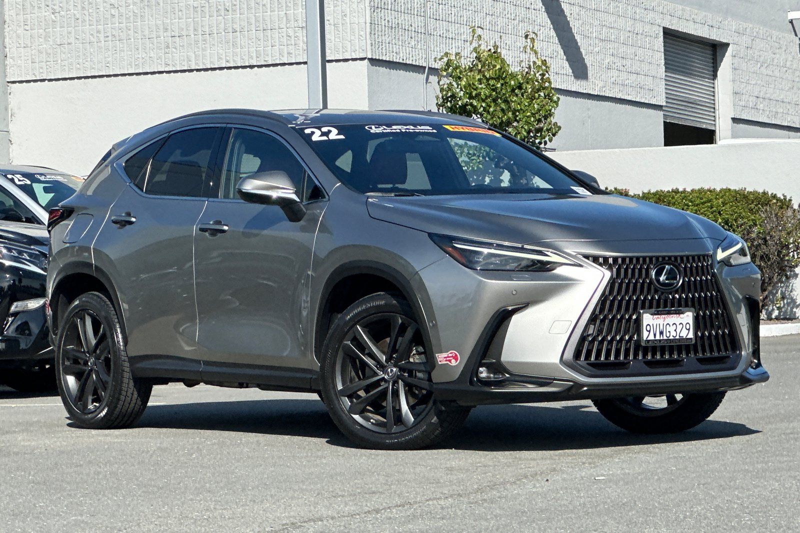 View vehicle photo 2