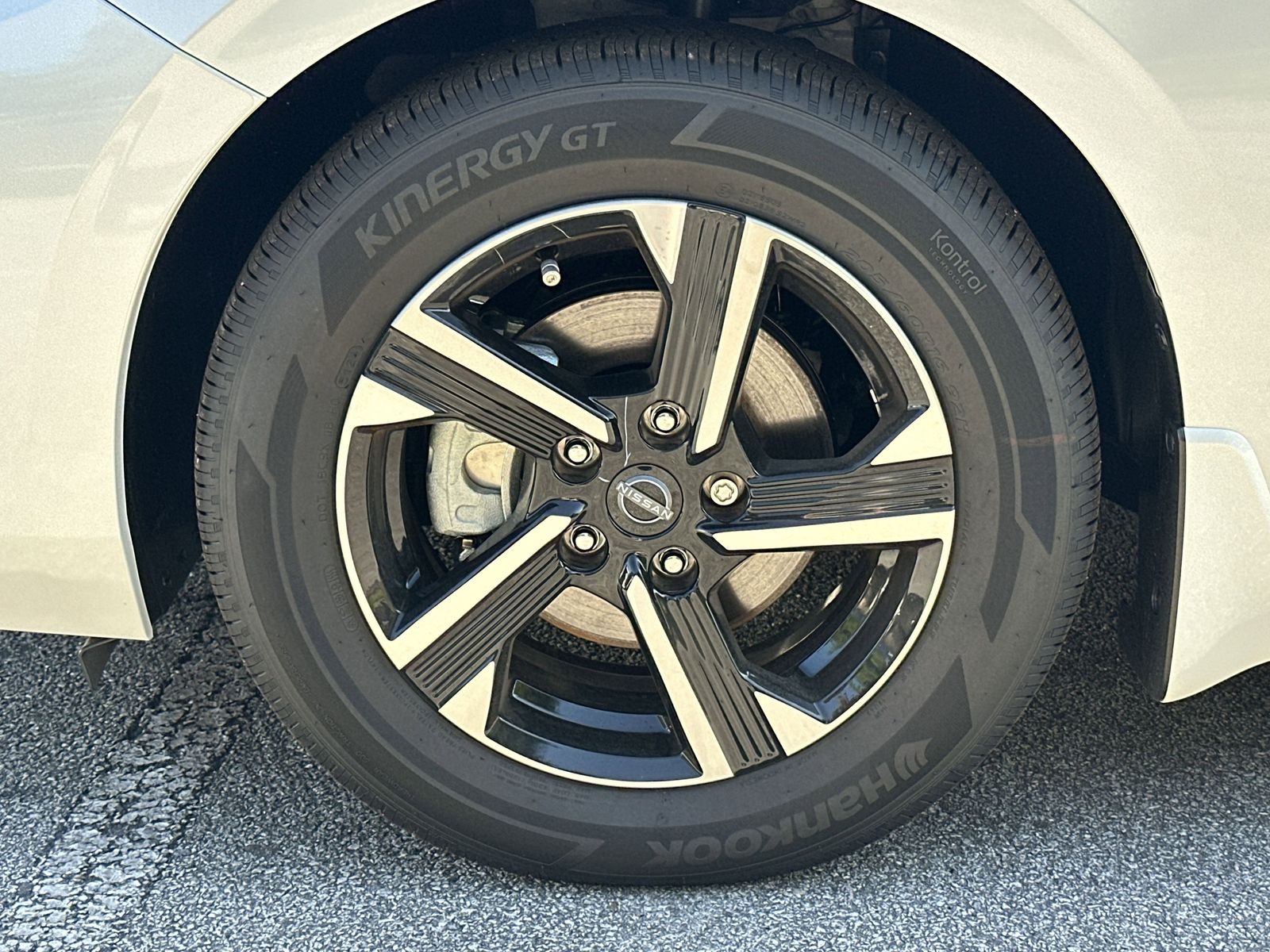 2025 Nissan Sentra SV photo 24