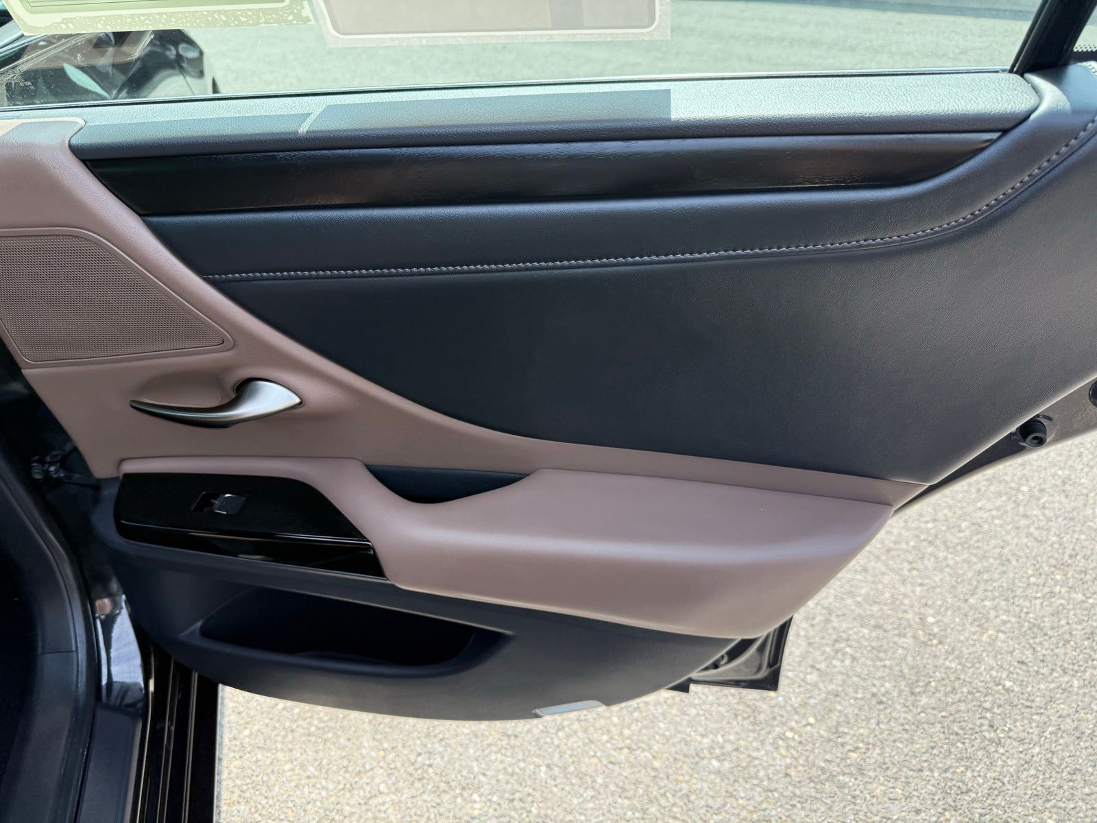 Used 2025 Black Lexus 350 image 24