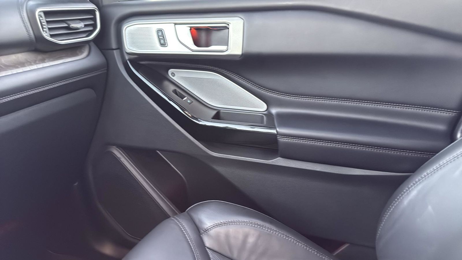 Used Car 2022 Ford Explorer  Platinum For Sale Under $40,000 In Austin, Texas