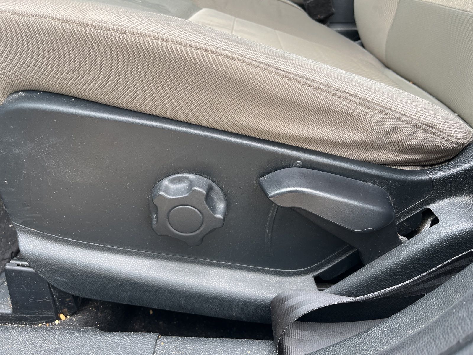 Used 2018 White Ford S image 13