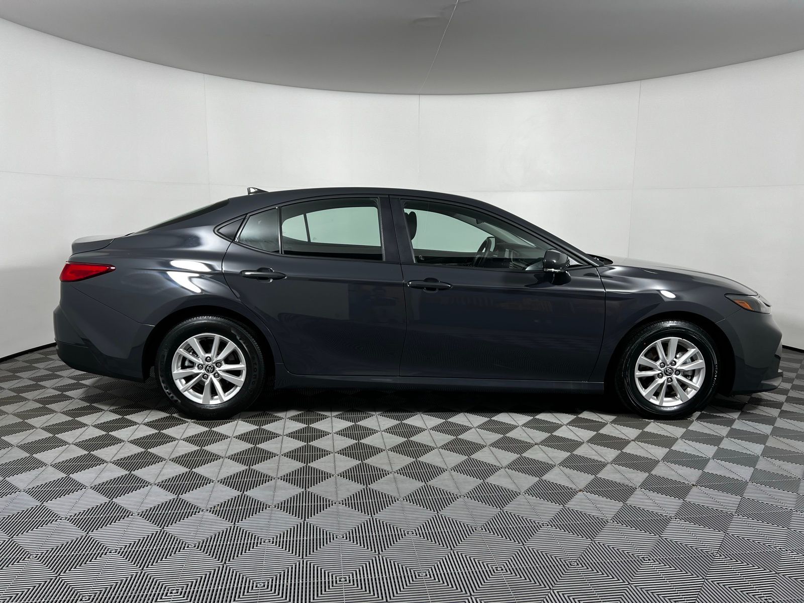 Thumbnail: 2025 Toyota Camry - 4