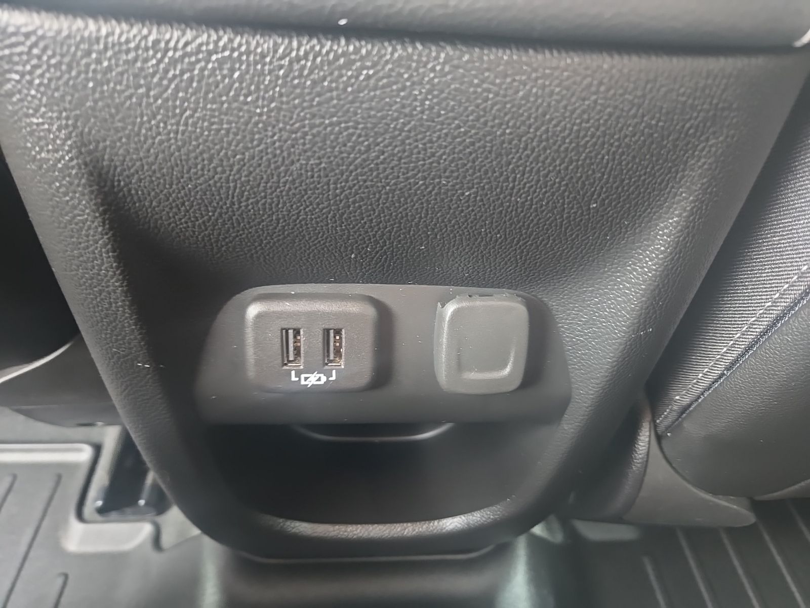 Used 2021 Black Chevrolet ZR2 image 24