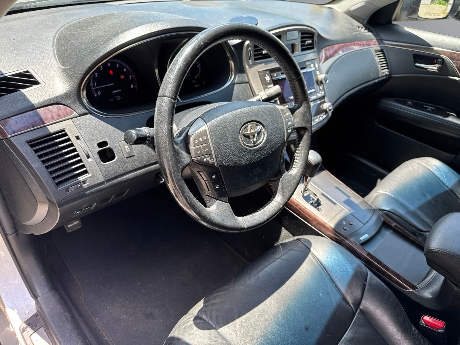 Used 2012 Classic Silver Metallic Toyota Base image 27