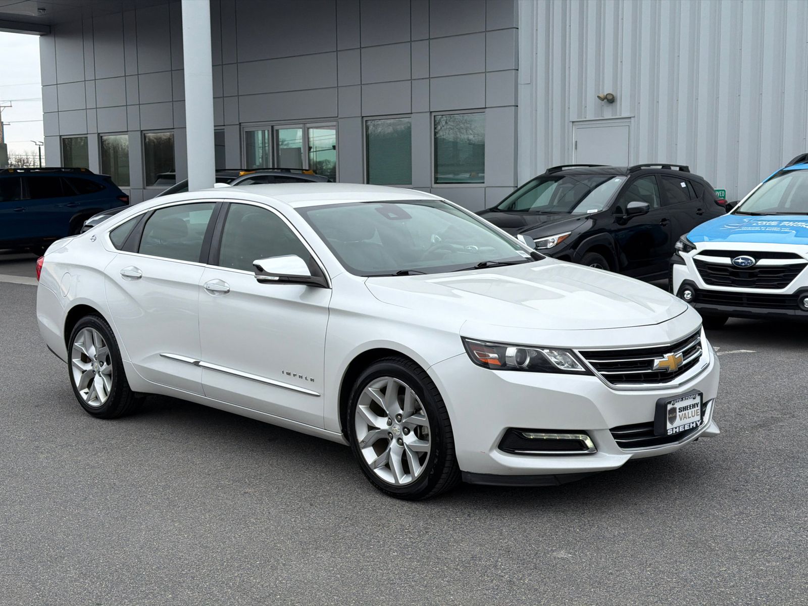 White (Iridescent Pearl Tricoat) 2015 Chevrolet Impala LTZ 2LZ FWD Sedan Front-Wheel Drive 6-Speed Automatic Overdrive