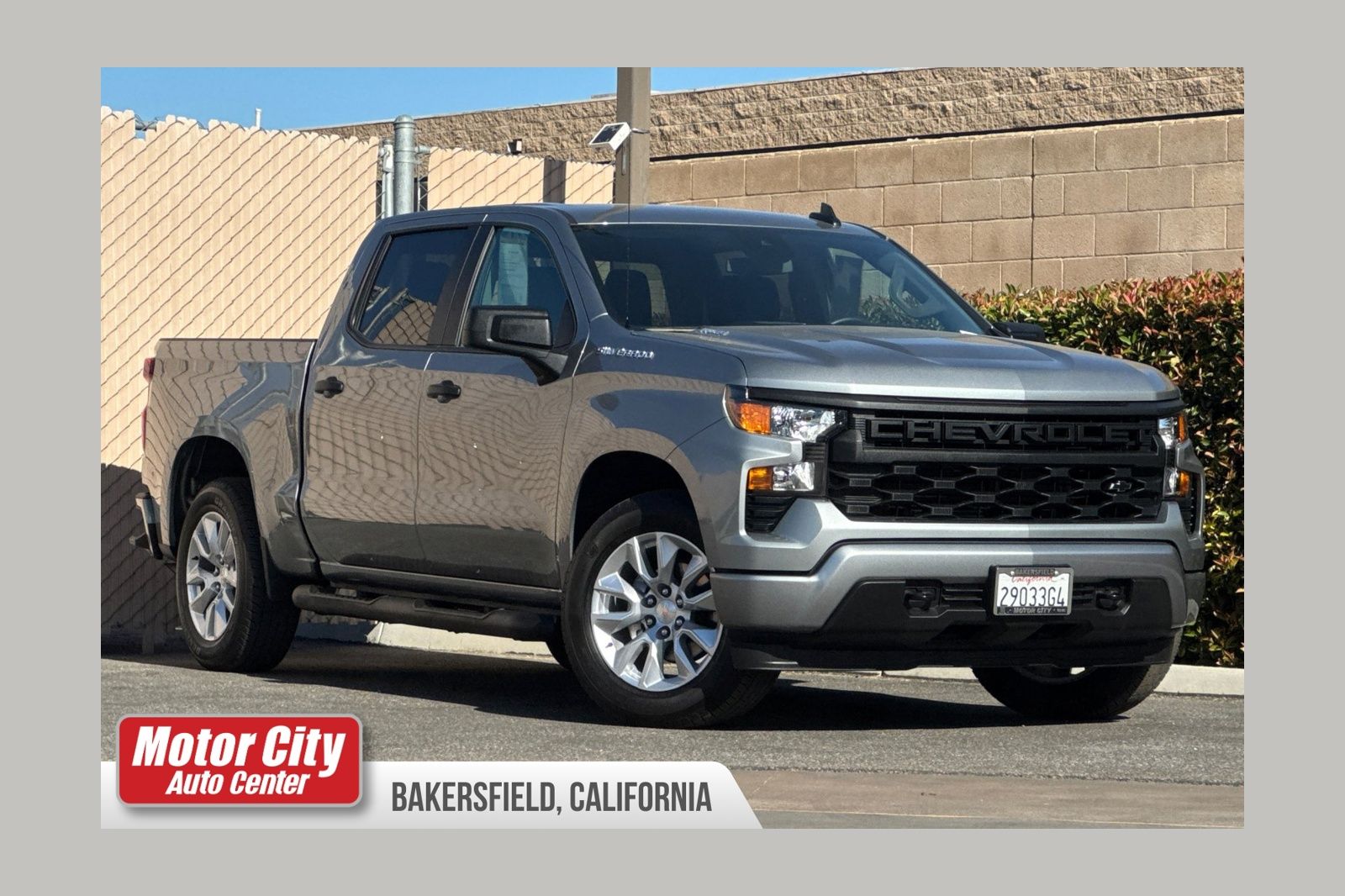 Sterling Gray Metallic 2025 Chevrolet Silverado 1500 Custom Crew Cab RWD Pickup Truck 4X2 8-Speed Automatic