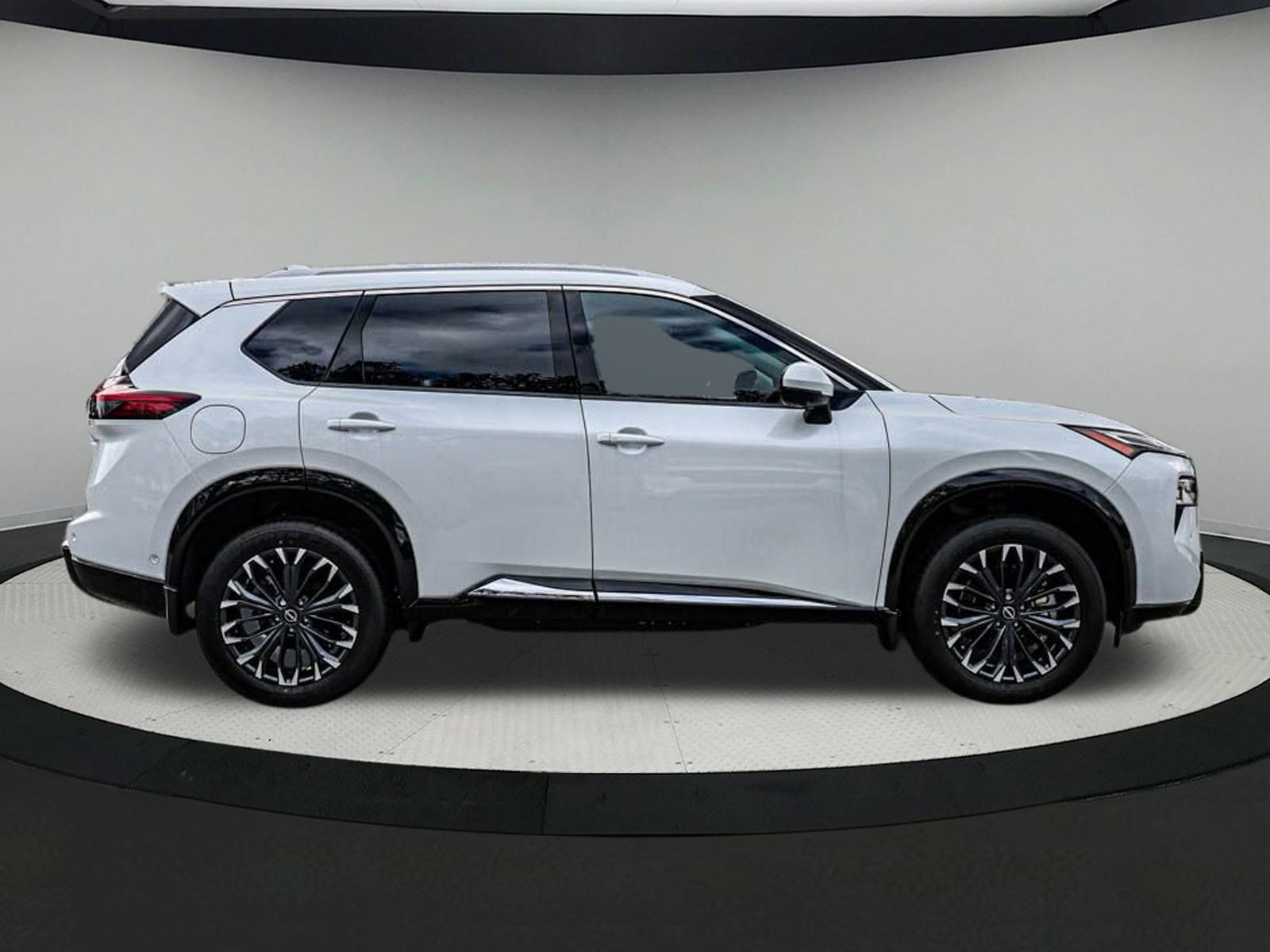 2025 Nissan Rogue Platinum photo 7