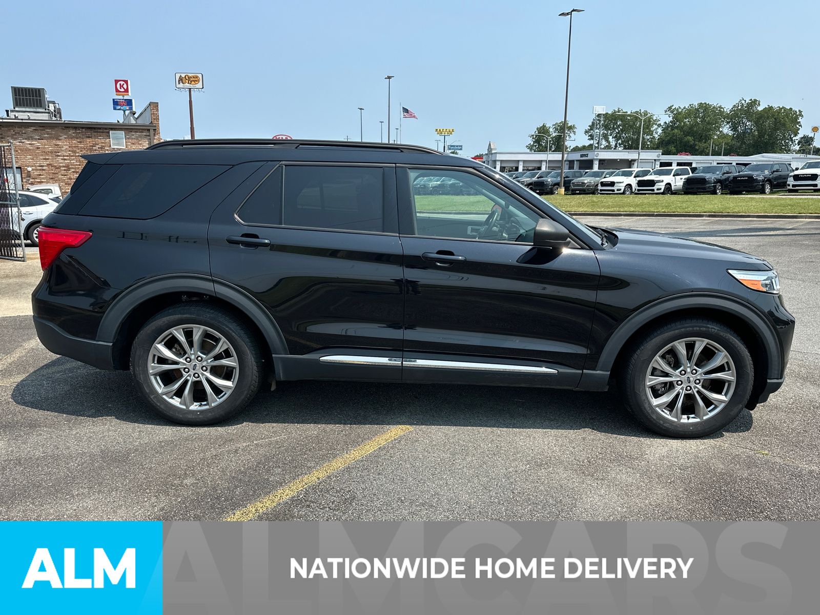 Used 2023 Black Ford XLT image 4