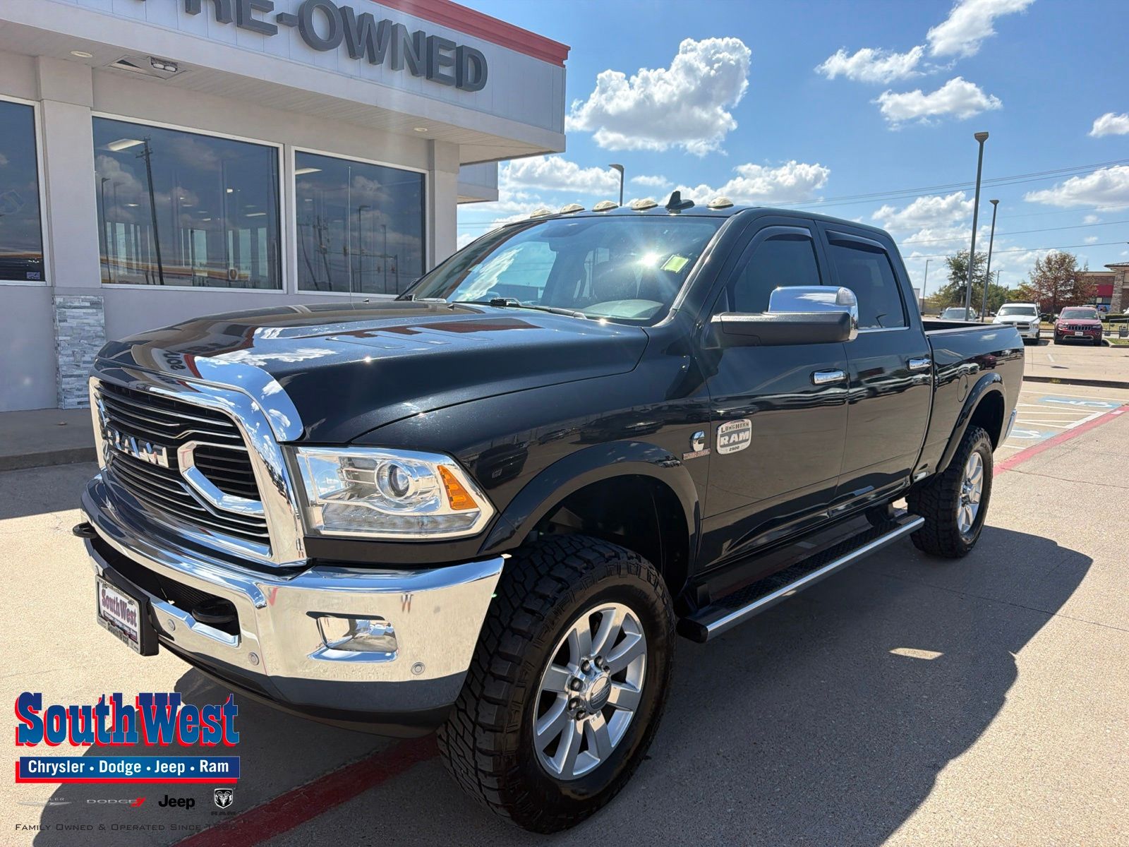 Brilliant Black Crystal Pearlcoat 2018 RAM 2500 Pickup Truck Four-Wheel Drive 6-Speed Automatic