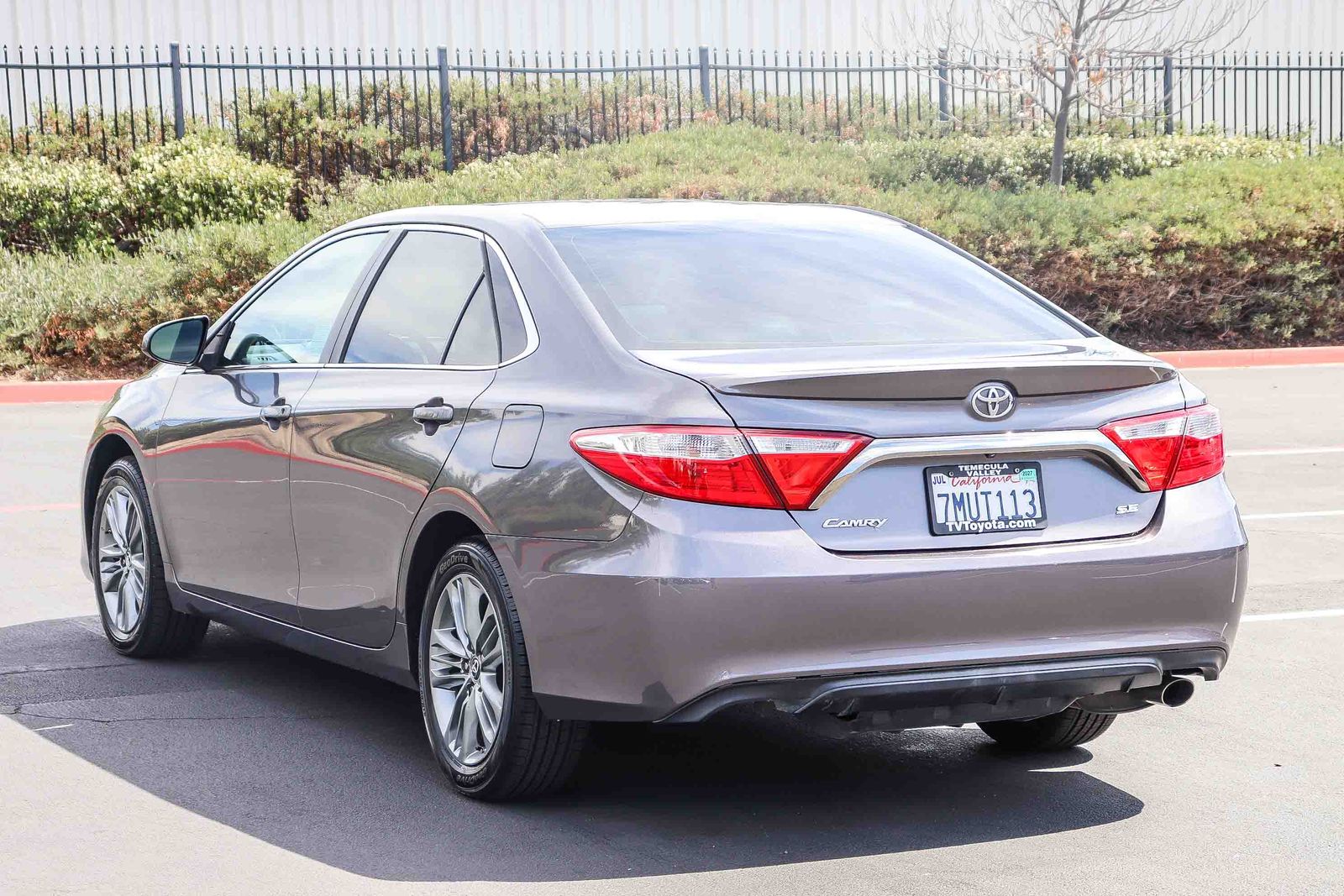 Used 2015 Gray Toyota SE image 5