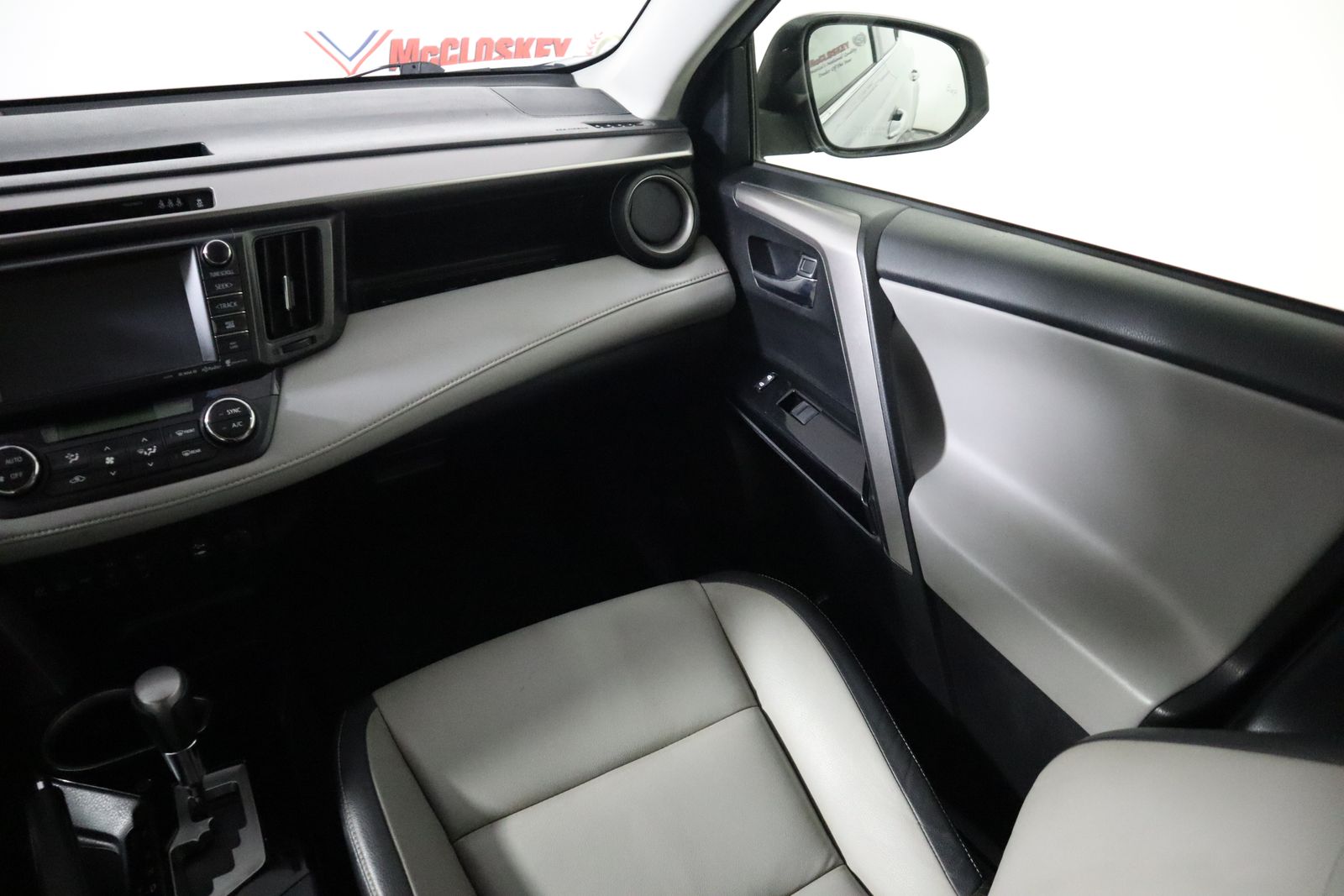 2017 Toyota RAV4 Hybrid Limited photo
