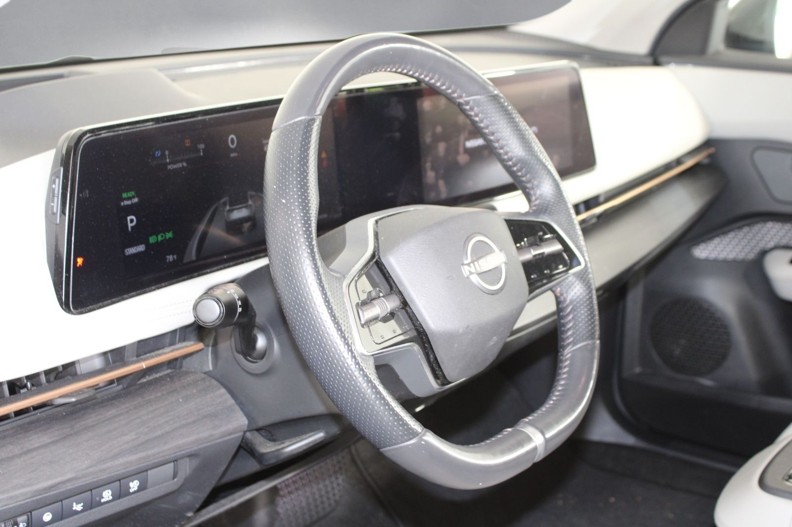 Used 2023 Black Nissan ENGAGE image 3