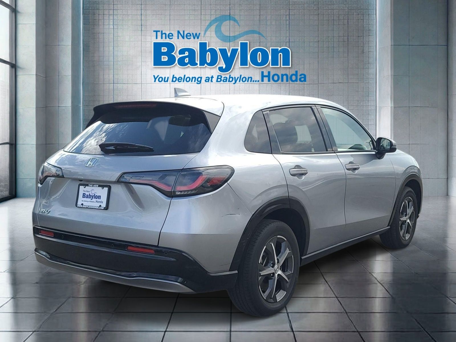 View vehicle photo 4