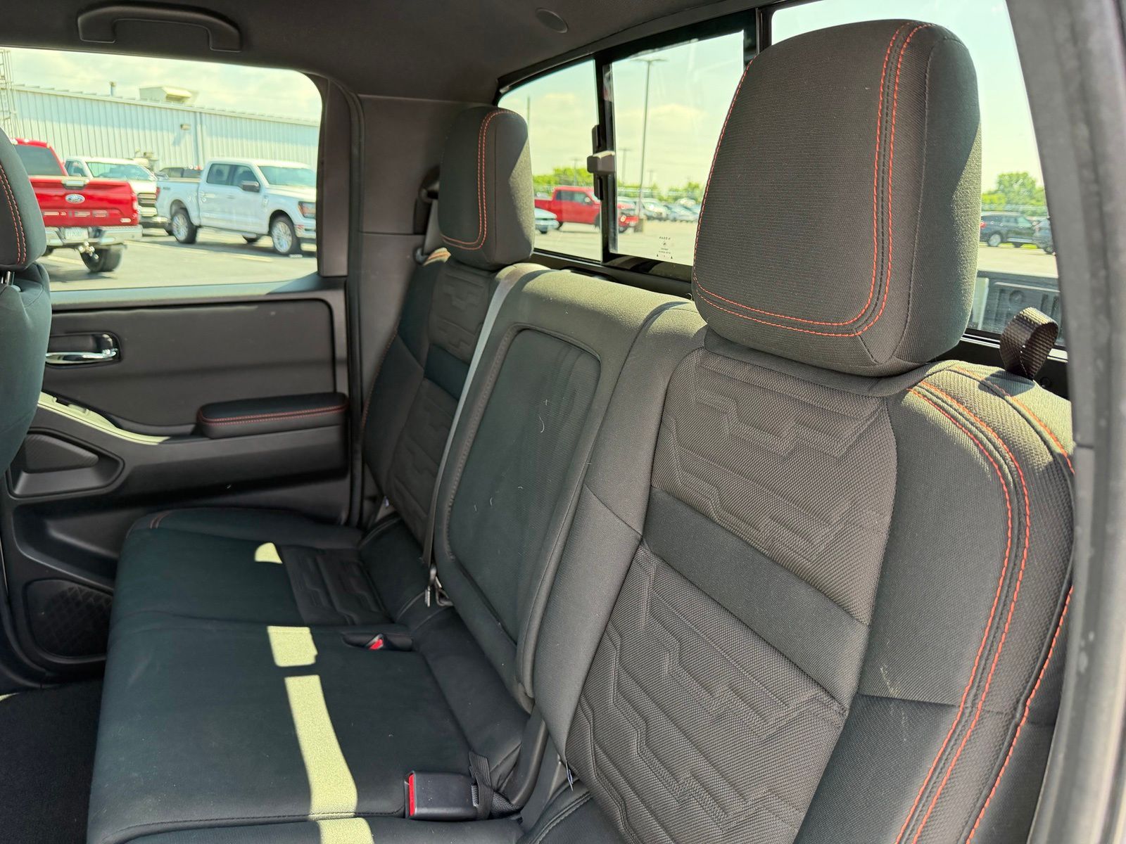 2025 Nissan Frontier image 12