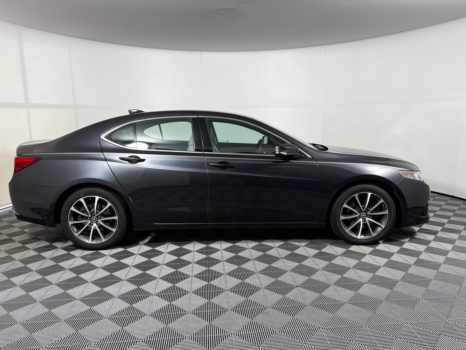 Thumbnail: 2015 Acura TLX - 4