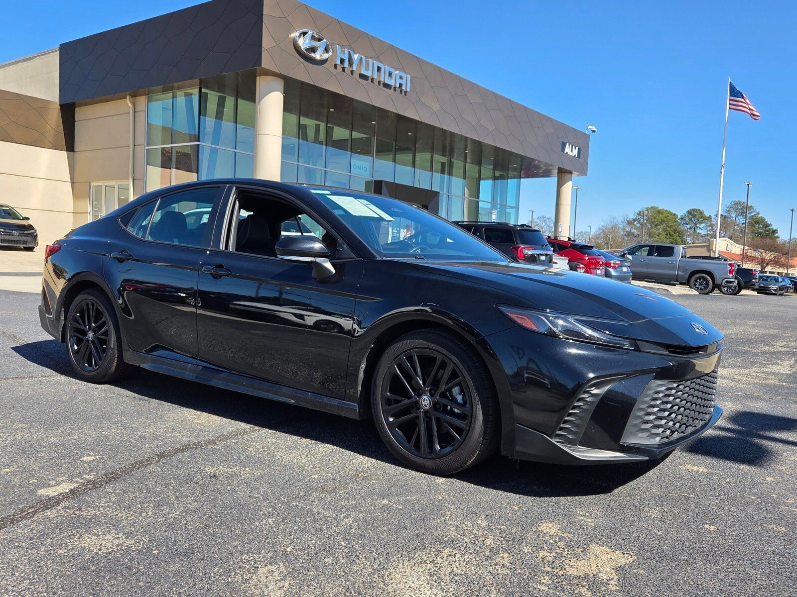 2025 Toyota Camry SE FWD