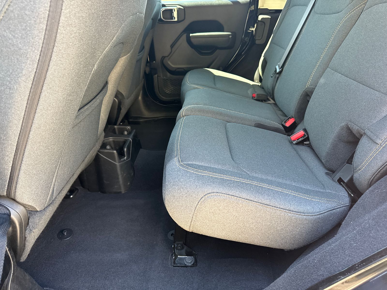 Used 2025 Black Jeep Sport S image 20