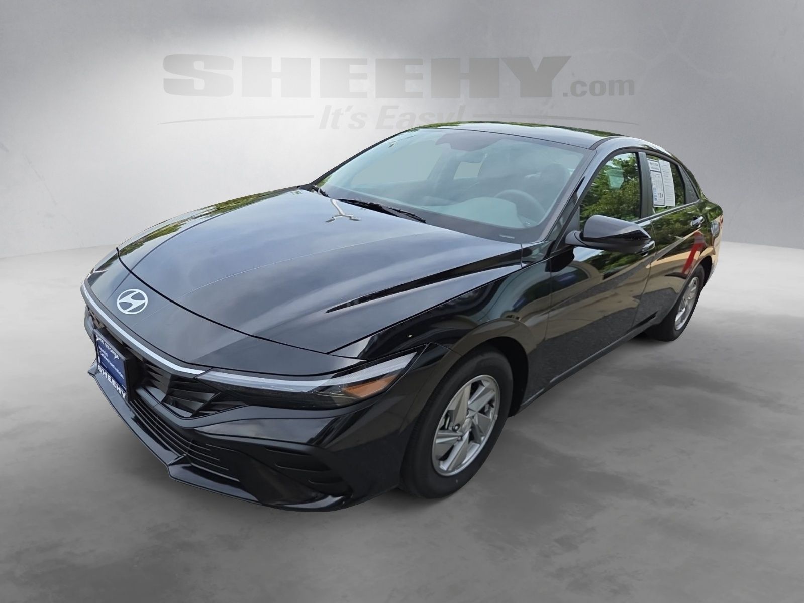 Used 2025 Black Hyundai SE image 16
